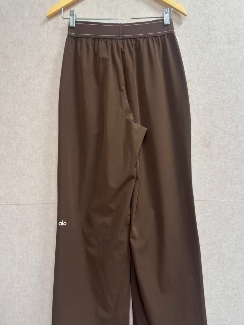 Everyday Chic ALO Yoga🍩Suit Up Trouser Espresso (Regular 30") - Picture 4 of 8